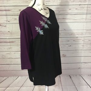 BOB MACKIE ART FLOWER EMBROIDERED V-NECK SWEATER